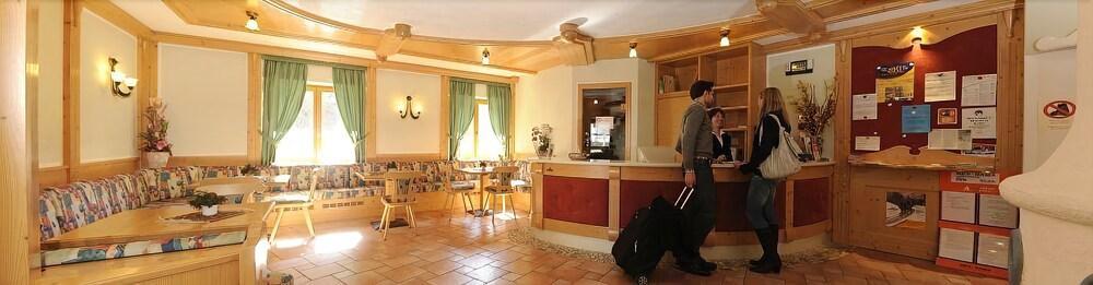 Residence Kristall- Fiemme Holidays Predazzo Exterior photo