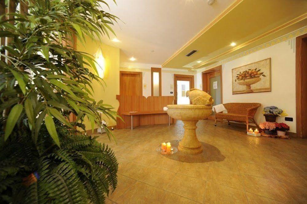 Residence Kristall- Fiemme Holidays Predazzo Exterior photo